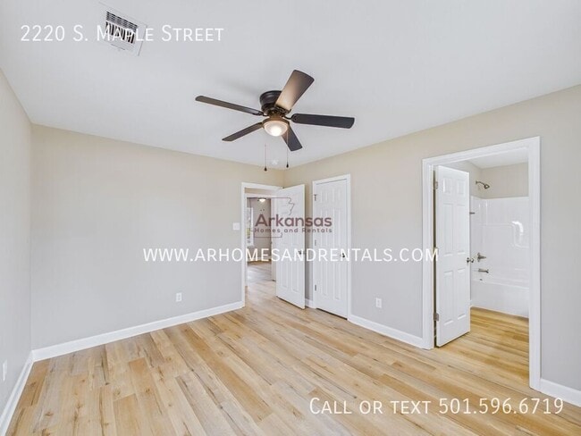 Building Photo - 2220 S Maple St