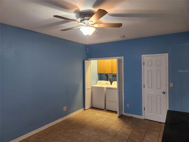 Building Photo - 1215 Skyview Blvd