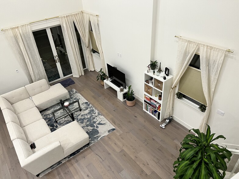 Building Photo - 45079 Insight St