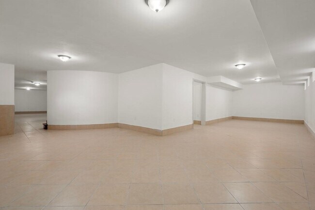 Building Photo - 75 Woodfall Rd