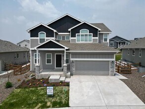 Building Photo - Stunning 3,000sqft home in Bradley Ranch!