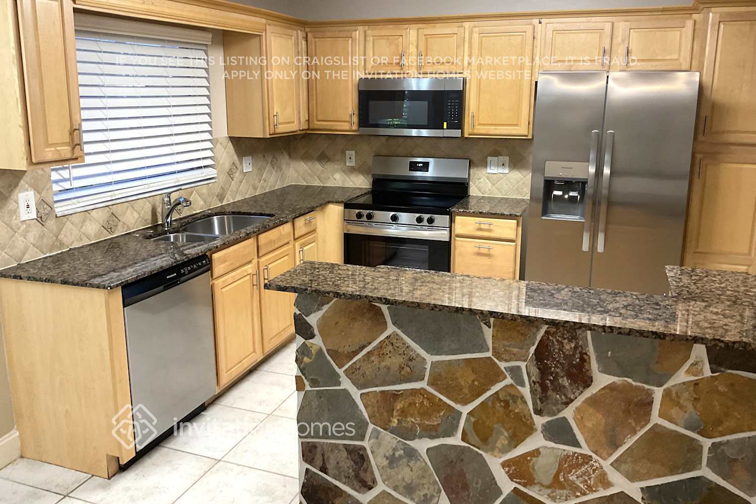 Building Photo - 450 SW 182nd Way