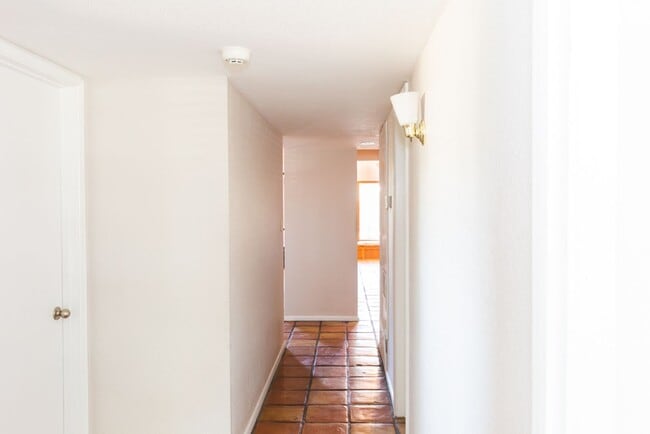 Building Photo - Scottsdale Rental Listing