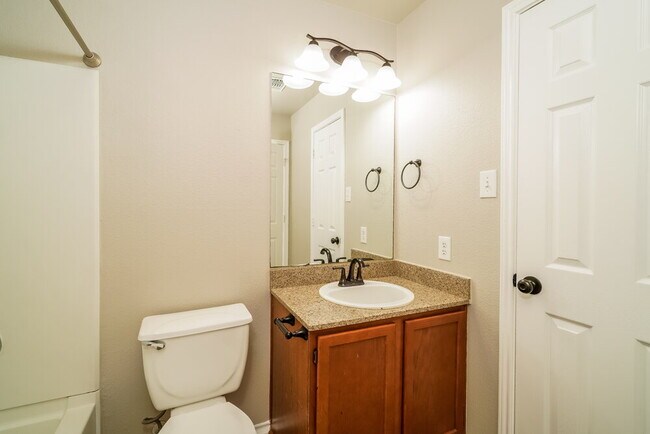 Building Photo - 207 Riders Walk