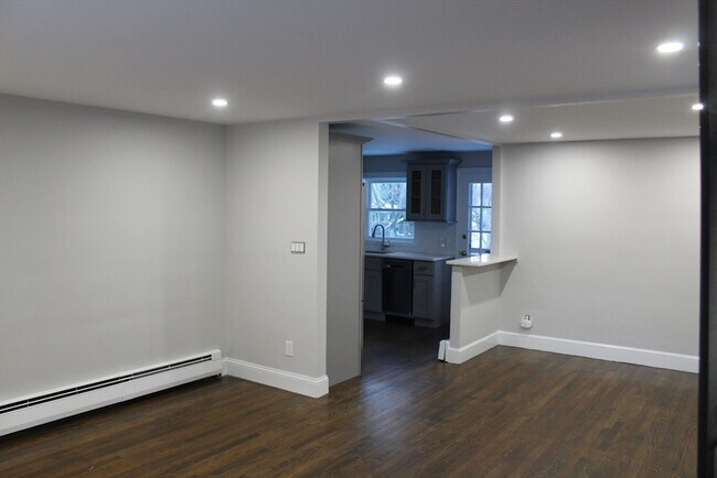 Building Photo - 2 Norman Ave