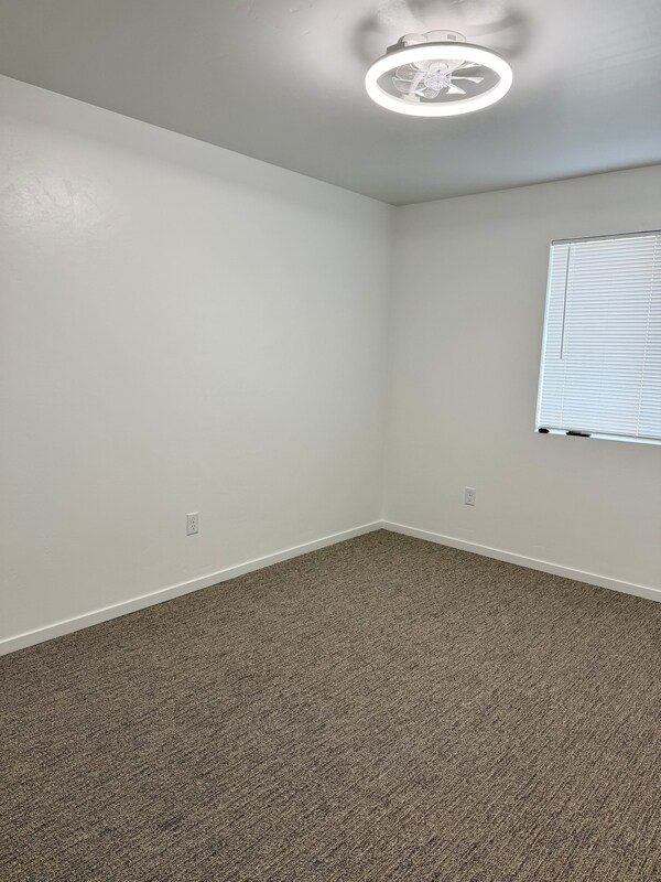 Building Photo - 361 W 400 S