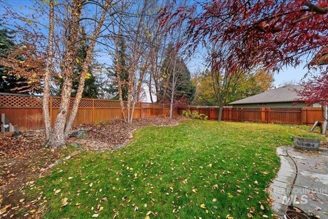 Building Photo - Gorgeous 4 bed 3 Bath Home Located in Meridian