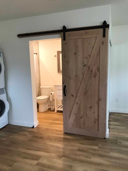 Building Photo - 6207 Goodland Ave