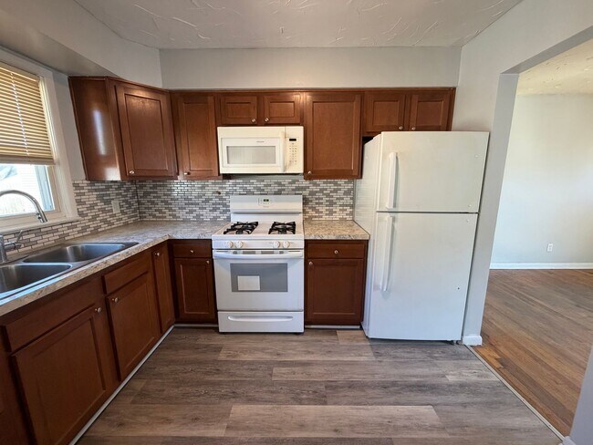 Building Photo - 805-807 Georgia Ave Akron OH 44306 MFH2 .T2