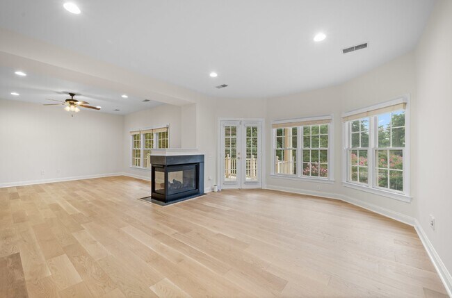 Building Photo - 27556 Paddock Trail Pl