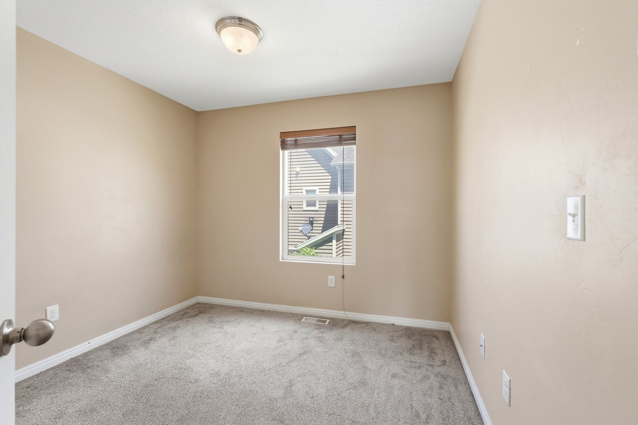 Building Photo - 174 Finlay Dr