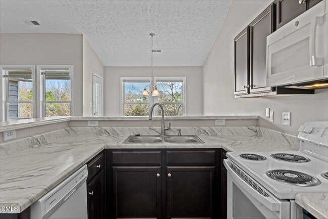 Building Photo - 6748 Willowbrook Dr