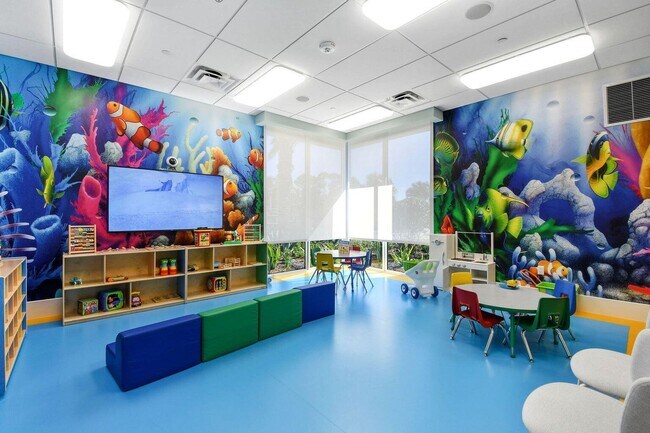 Building Photo - 1221 Faulkner Ter