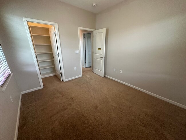 Building Photo - Beautiful 3 Bedroom, 2.5 Bath Mountain House Home