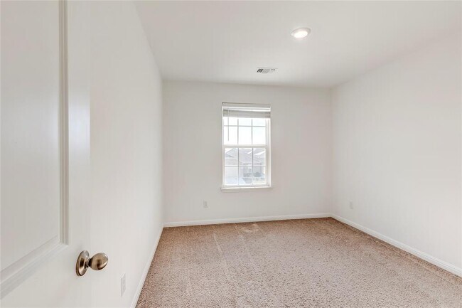 Building Photo - 109 Riverdale Dr