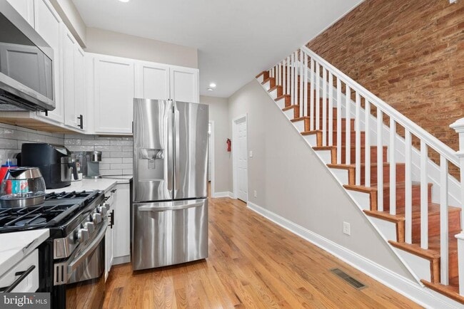 Building Photo - 2235 E Chase St