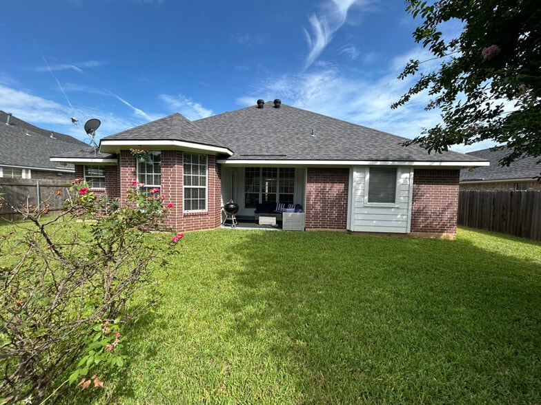 Building Photo - 208 Afton Pl