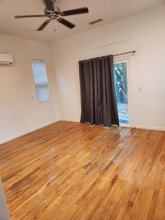 Building Photo - 5709 Enfield Ave