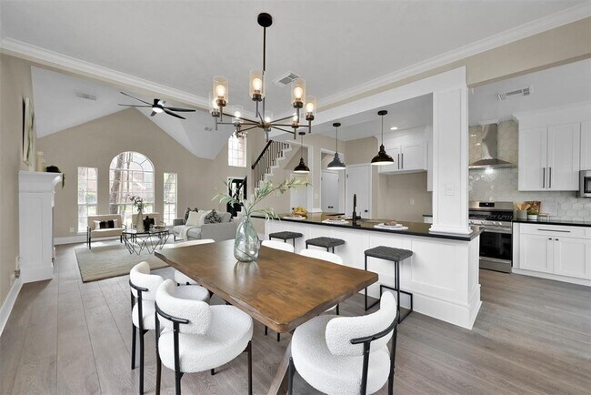 Building Photo - 14410 Cypress Falls Dr