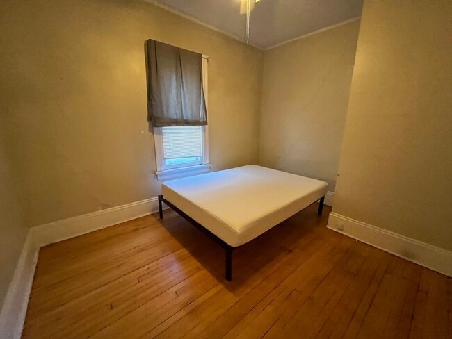 Building Photo - 2614 N Prospect Ave