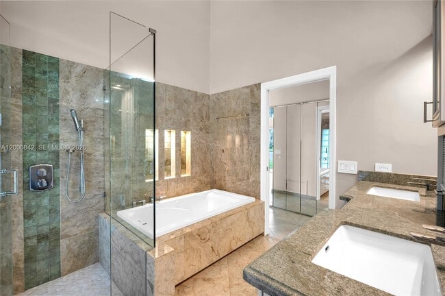 Building Photo - 1215 Balboa Ct