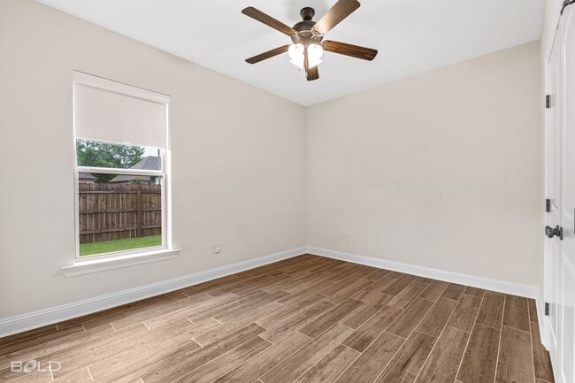 Building Photo - Check Out this 3 bed 2 bath in Shreveport