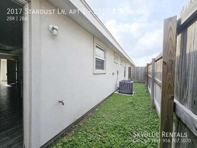 Building Photo - 2017 Stardust Ln