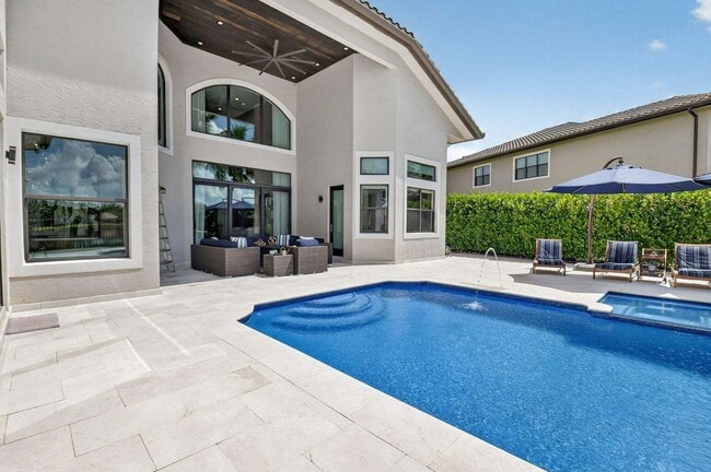 Building Photo - 16892 Strasbourg Ln