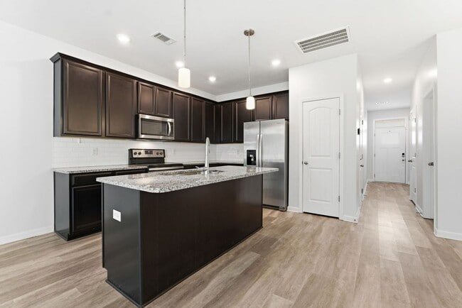 Building Photo - Murfreesboro Townhome