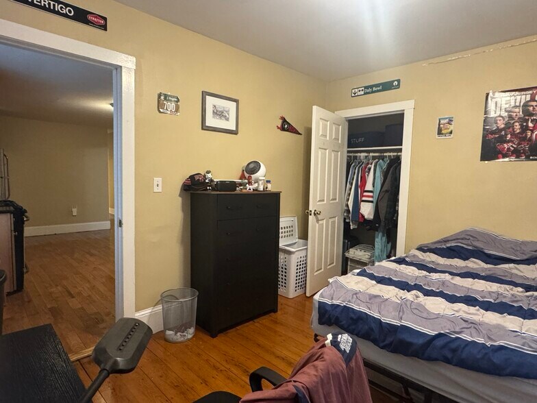 Building Photo - 38 Hillside St