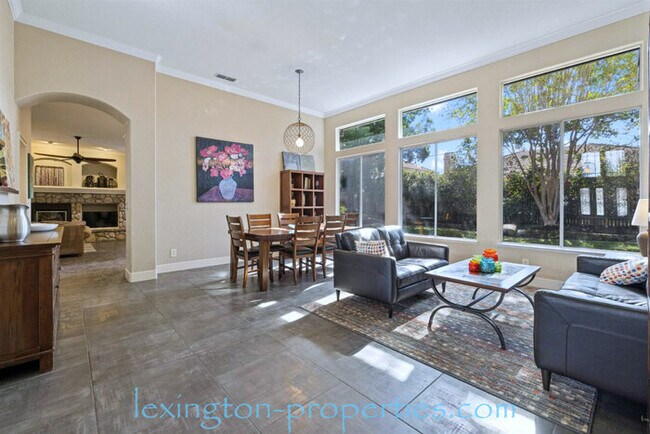 Building Photo - Modern, Single-story Home, in Exclusive Gated Golf course Community - Heritage at Diamond Oaks.