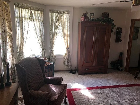 Building Photo - 205 N Illini St