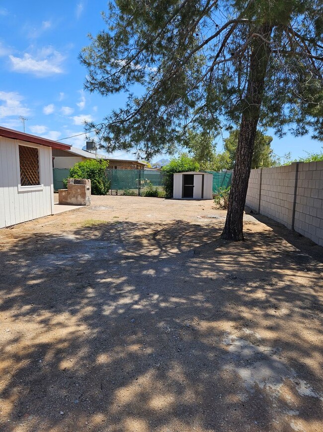 Building Photo - EAST MESA HOME FOR RENT
