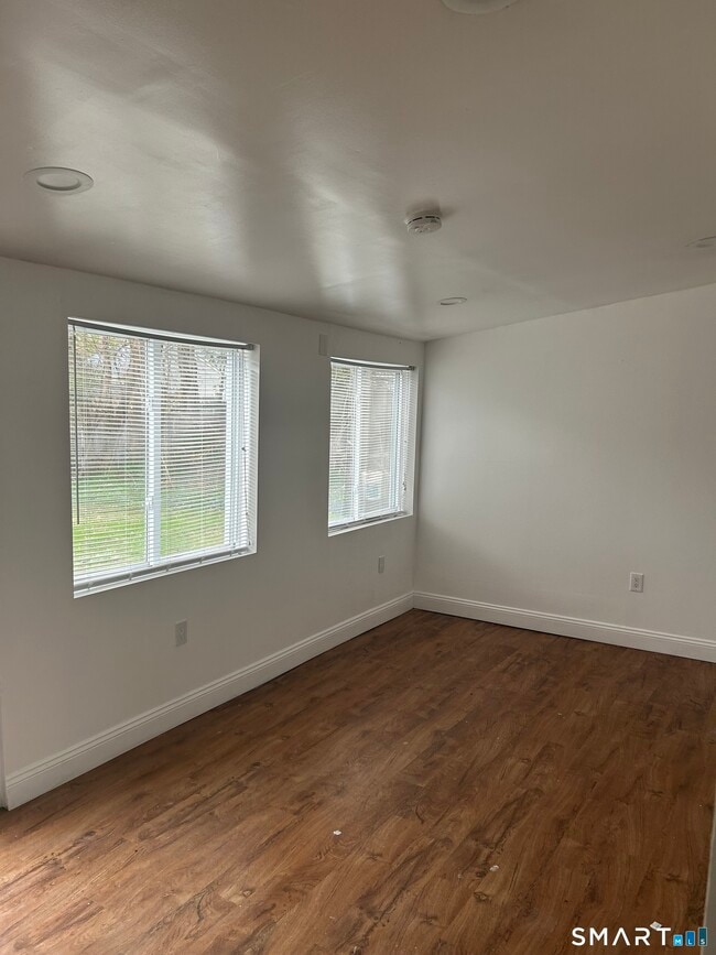 Building Photo - 26 Sunnydale Rd