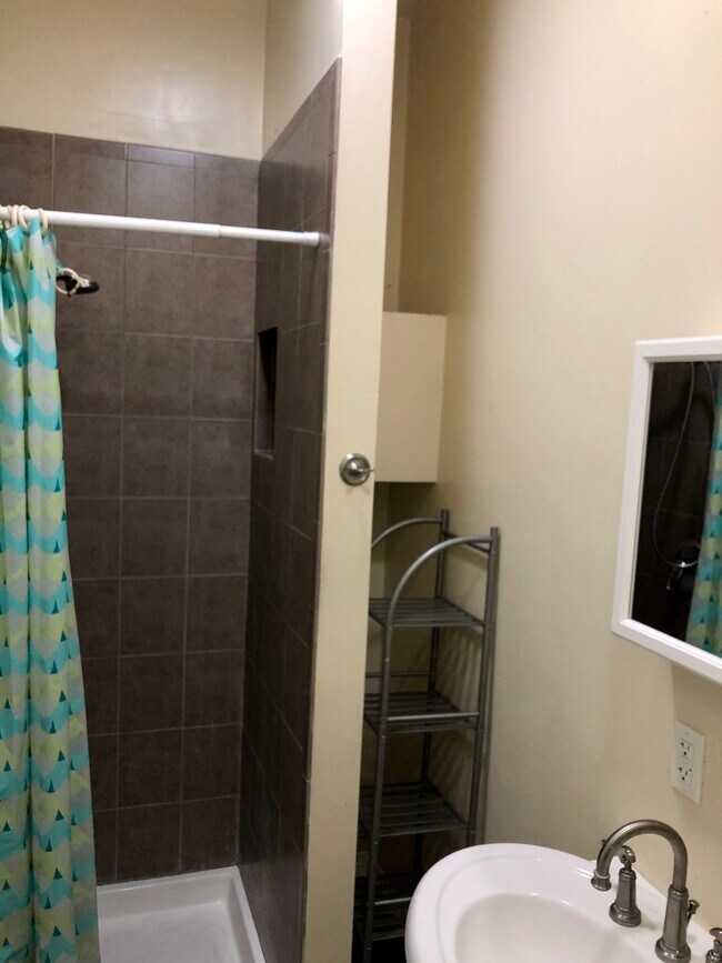 Building Photo - 9041 Cattaraugus Ave