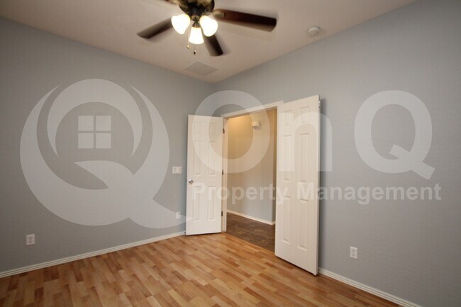 Building Photo - 359 E Brook St