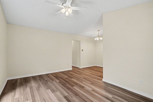 Building Photo - Charming 2-bedroom, 1-bath home in a convenient Fort Worth location!