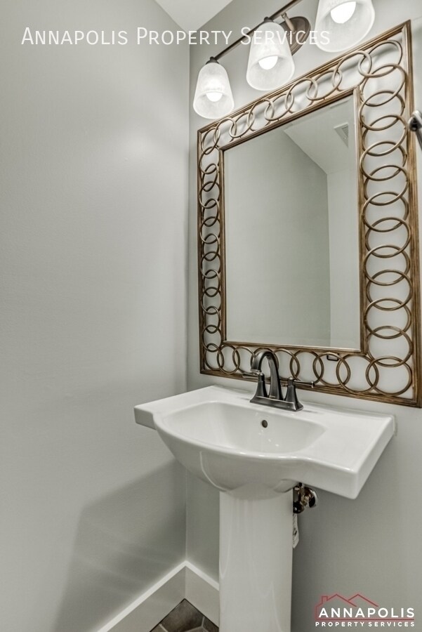 Building Photo - 11 Spa Creek Landing