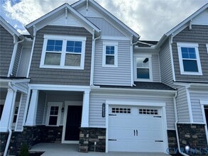 Building Photo - 18633 Palisades Rdg