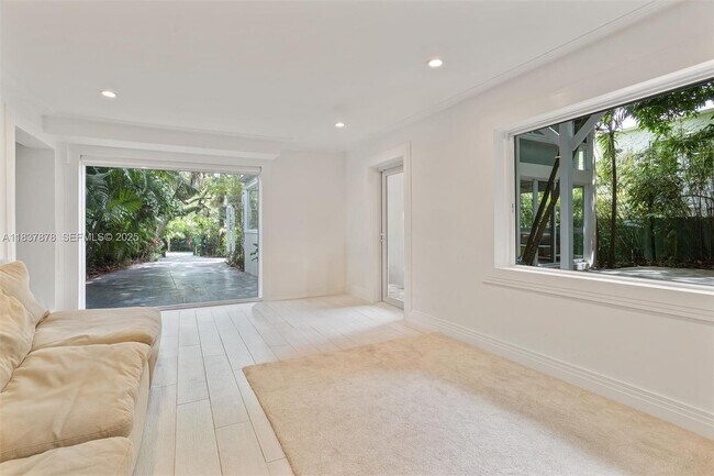 Building Photo - 4286 Douglas Rd