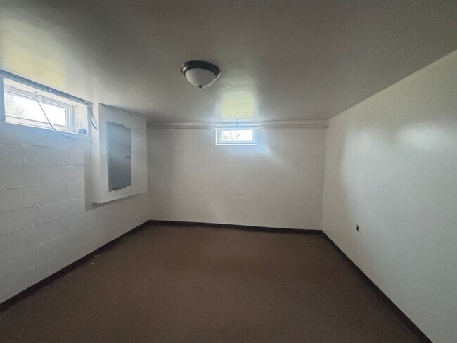 Building Photo - 172 Sunrise Dr