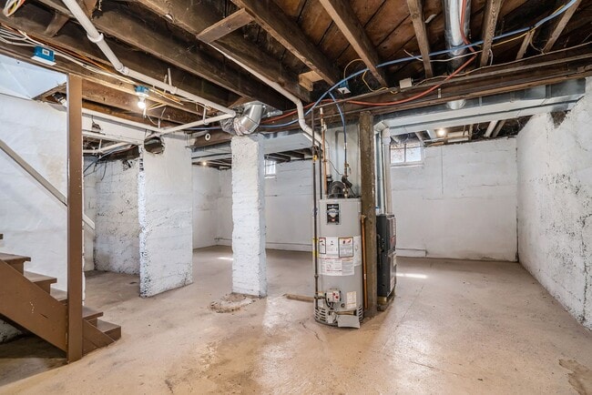 Building Photo - Fantastic, large remodeled 3-bed/1-bath ranch, unfinished basement & partially enclosed yard