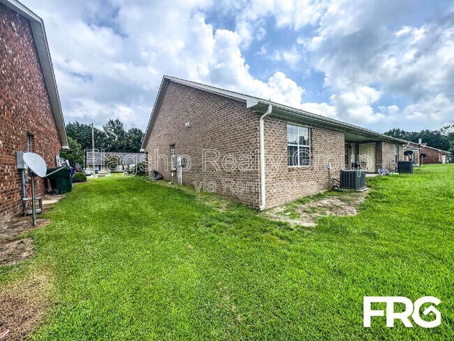Building Photo - 3311 Moseley Dr