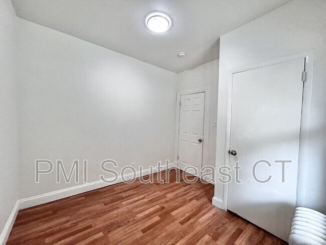 Building Photo - 54 Roath St