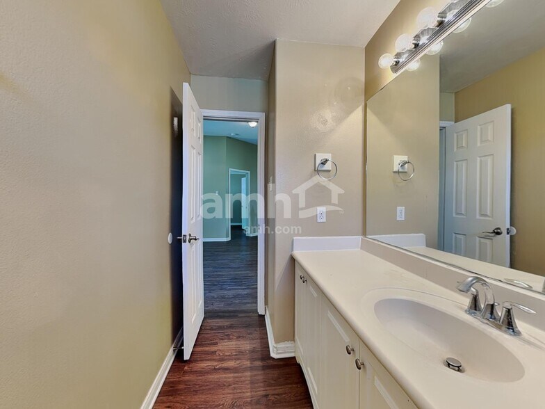 Building Photo - 16954 Langham Heights Ln