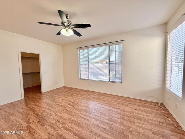 Building Photo - 3530 E Park Ave