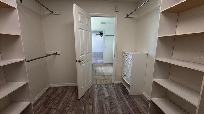 Building Photo - 9944 Chorlton Cir