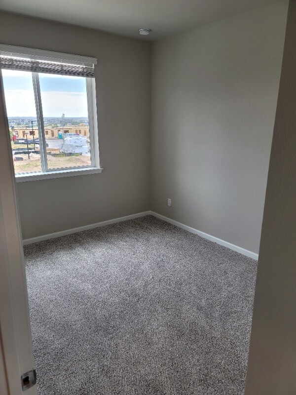Building Photo - 463 Millwall Cir