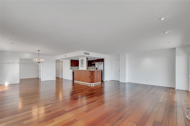 Building Photo - 5415 Collins Ave