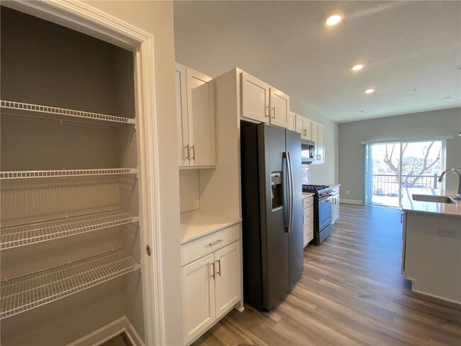 Building Photo - 178 Jean Avenue